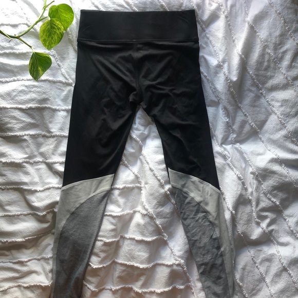 PINK High-Waisted Workout Leggings - Picture 4 of 4